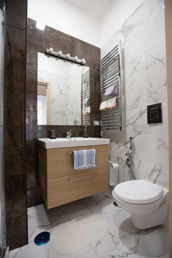 Privilege Chiaia By Dimorra Naples Exterior photo