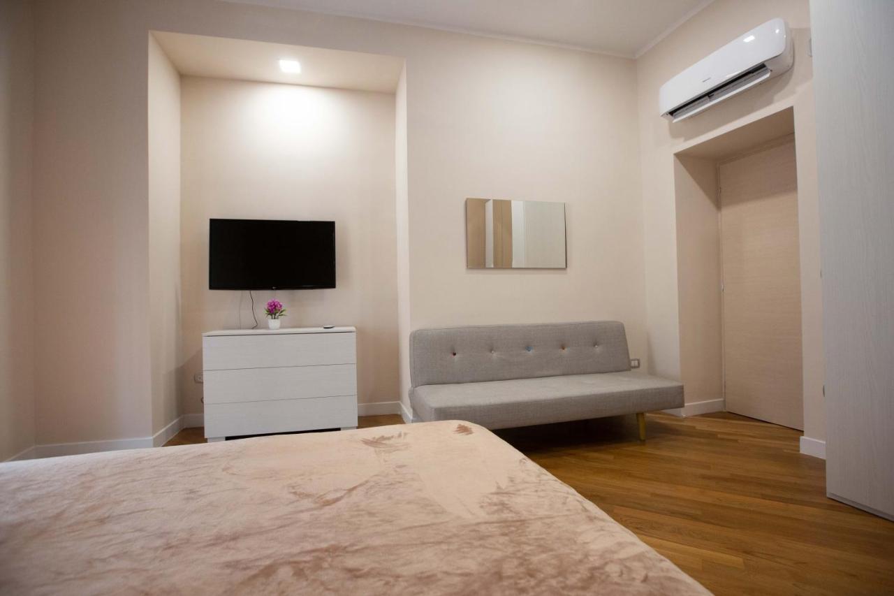 Privilege Chiaia By Dimorra Naples Exterior photo